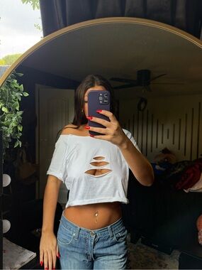 Casual White Cutout Off-Shoulder Crop Top